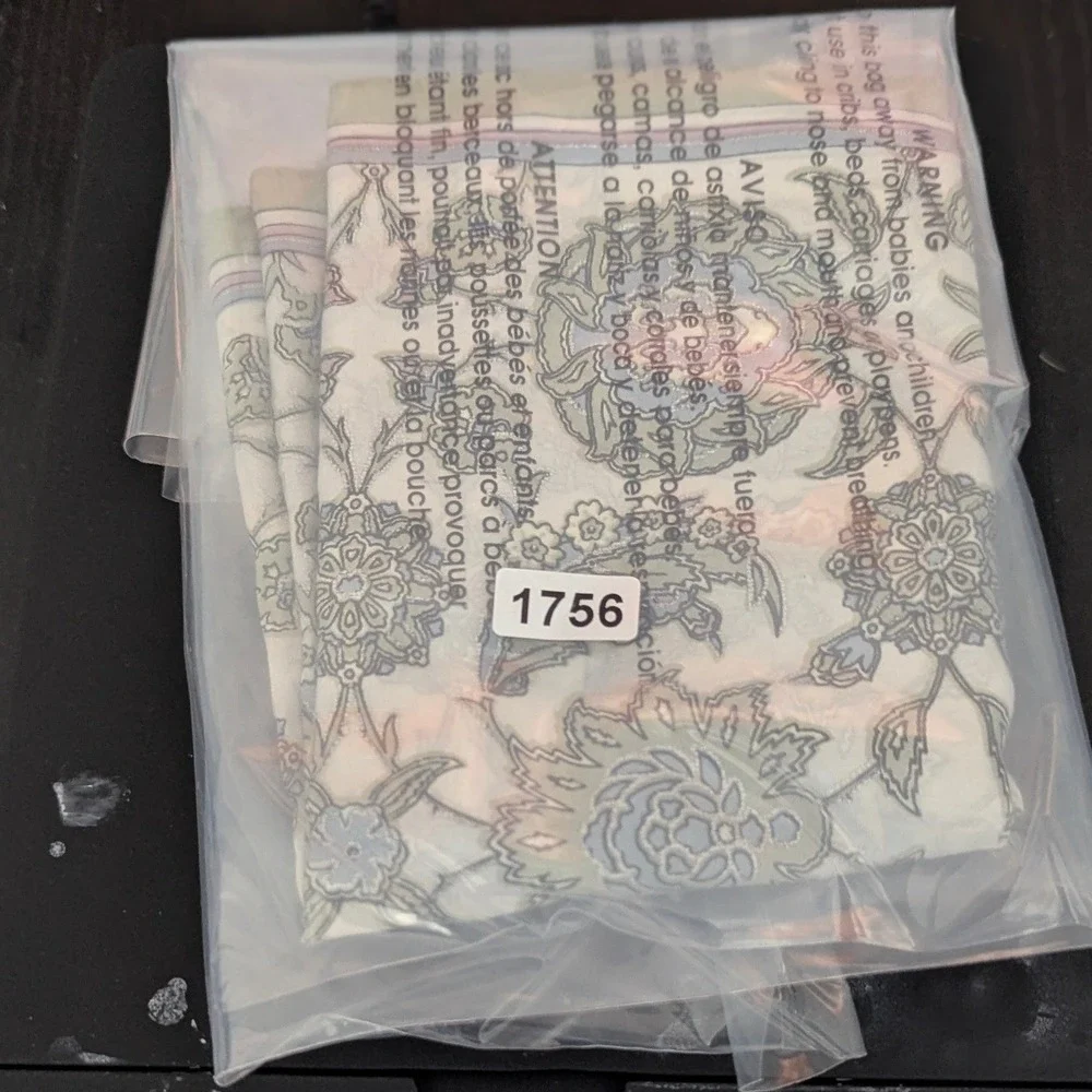 Oscar de la Renta Silk Scarf Floral Paisley Green Pink Blue Japan VTG Grandma